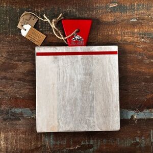 Rustic Farmhouse Kitchen Charcuterie-Style Display Board